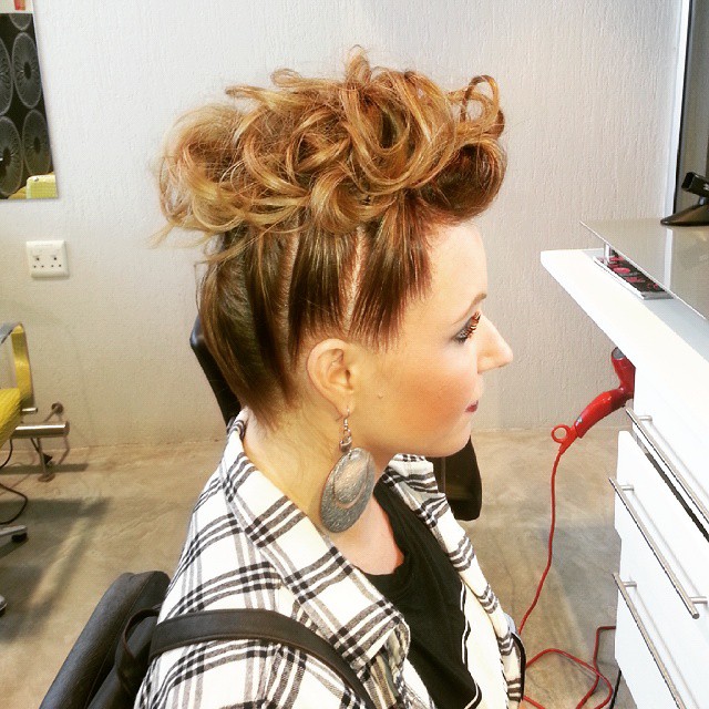 15 Gorgeous Mohawk Hairstyles For Women This Year