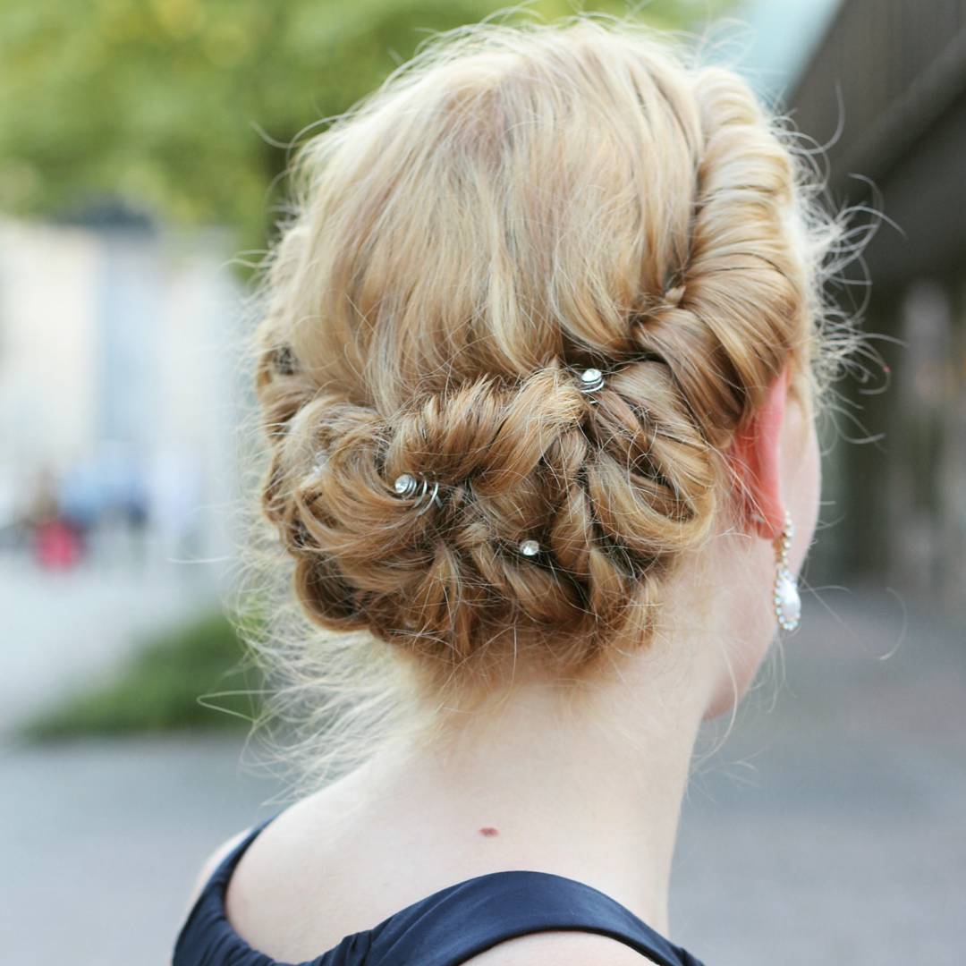 16 Easy Prom Hairstyles for Short and Medium Length Hair