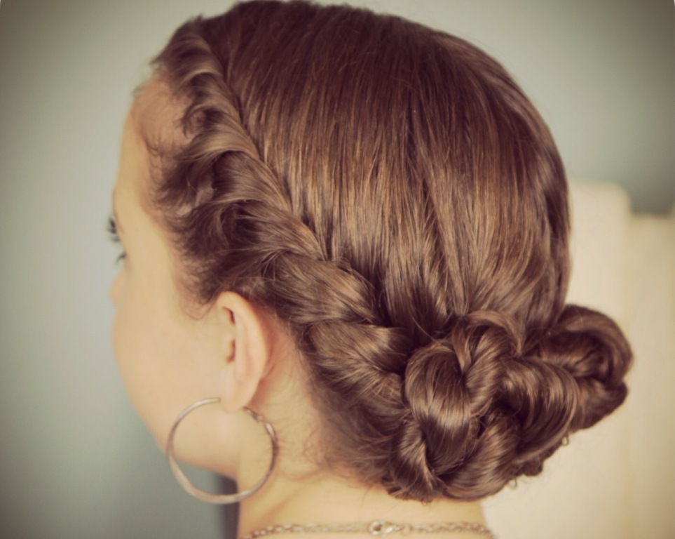 Elegant Hairdos For Medium Hair