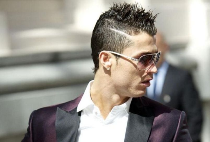 Christiano Ronaldo Haircut 15 New And Trendy Styles To Chose From